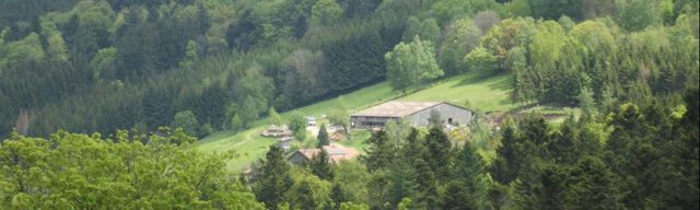 Vue aérienne de la ferme équestre de Franould